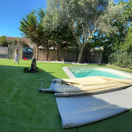 Jacuzzi A L'abri Des Vents Nyaraló