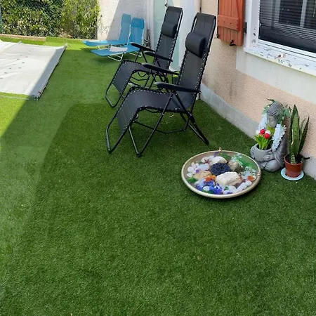 Jacuzzi A L'abri Des Vents *