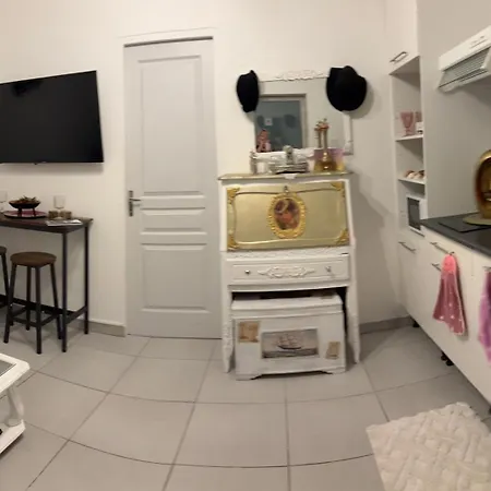 Jacuzzi A L'abri Des Vents Carcasona