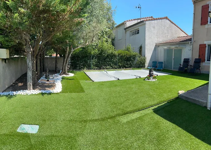 Holiday home Jacuzzi A L'abri Des Vents