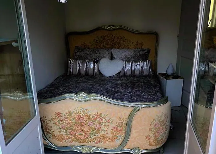 Jacuzzi A L'abri Des Vents Holiday home *