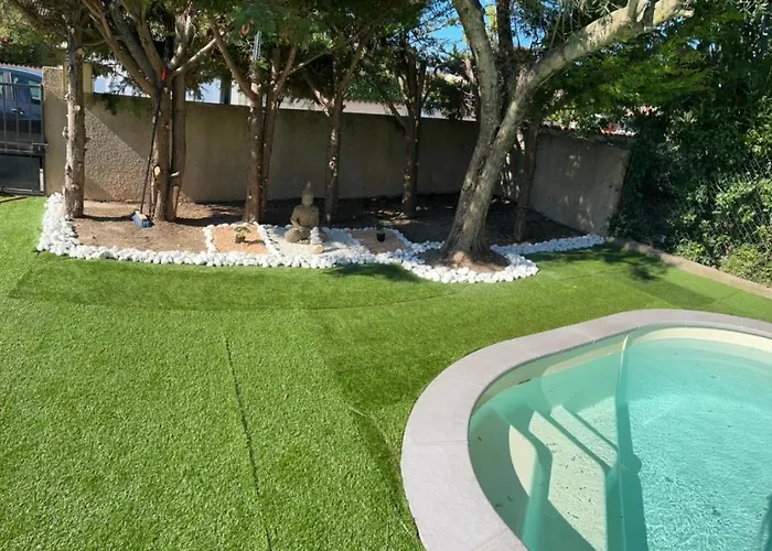 Jacuzzi A L'abri Des Vents * Carcassonne