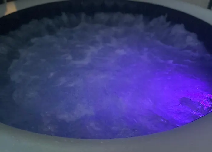 Jacuzzi A L'abri Des Vents *