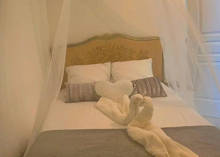 Jacuzzi A L'abri Des Vents Сasa de vacaciones