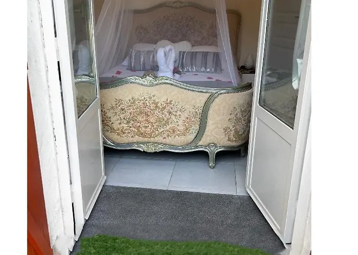 Holiday home Jacuzzi A L'abri Des Vents *