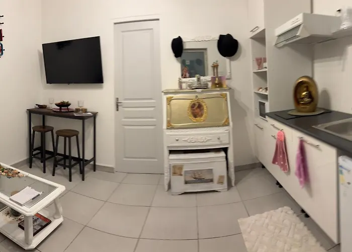 Jacuzzi A L'abri Des Vents Carcasona